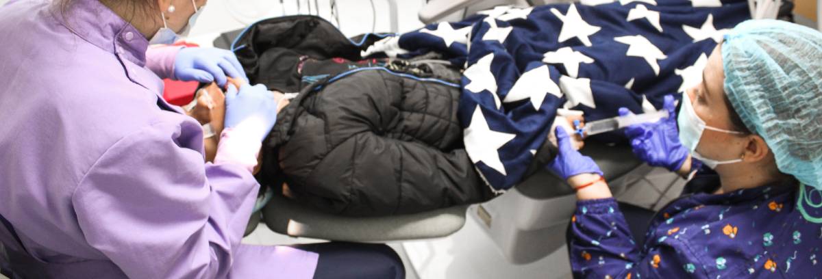 Procedimiento con sedación intravenosa en entorno controlado